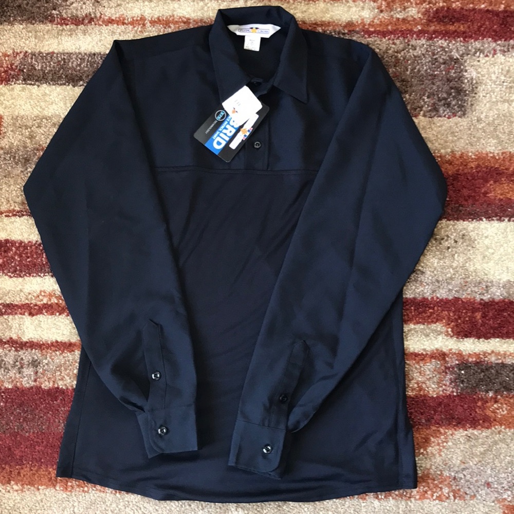 🚨NWT Men’s Hybrid Performance Patrol Shirt